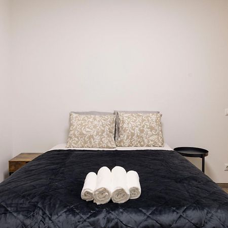Deluxe Central Elizabeth Residence W/ 4Bedrm, 2Bathrm, 1Lvngrm Budapest Exteriör bild