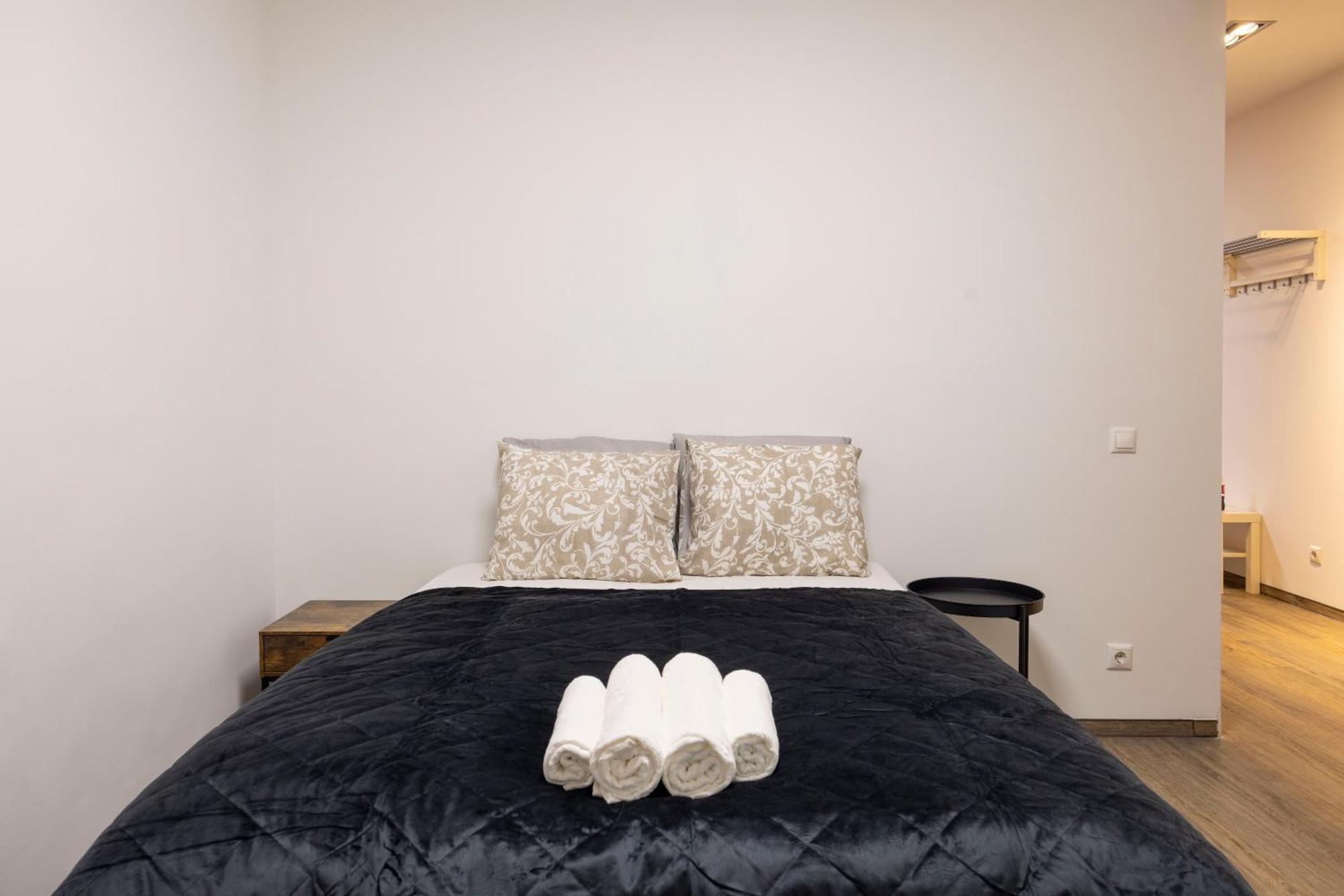 Deluxe Central Elizabeth Residence W/ 4Bedrm, 2Bathrm, 1Lvngrm Budapest Exteriör bild