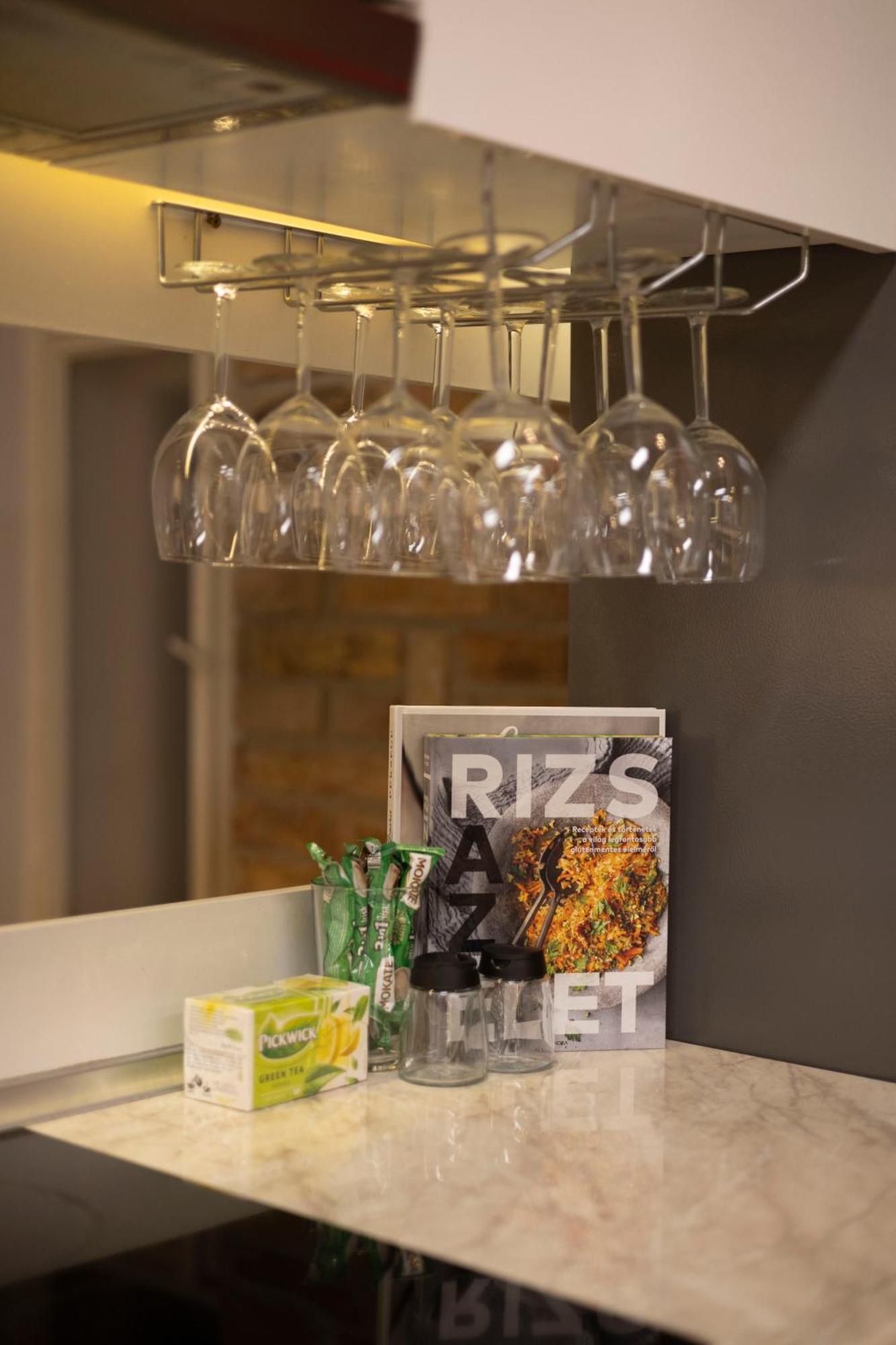 Deluxe Central Elizabeth Residence W/ 4Bedrm, 2Bathrm, 1Lvngrm Budapest Exteriör bild